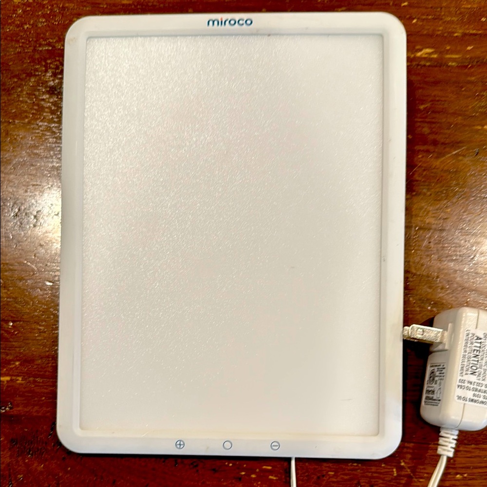 White Reading Light Tablet with Minimalist Design